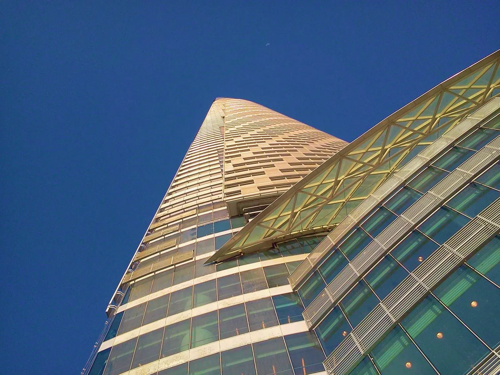 Landmark tower: project gallery image 7