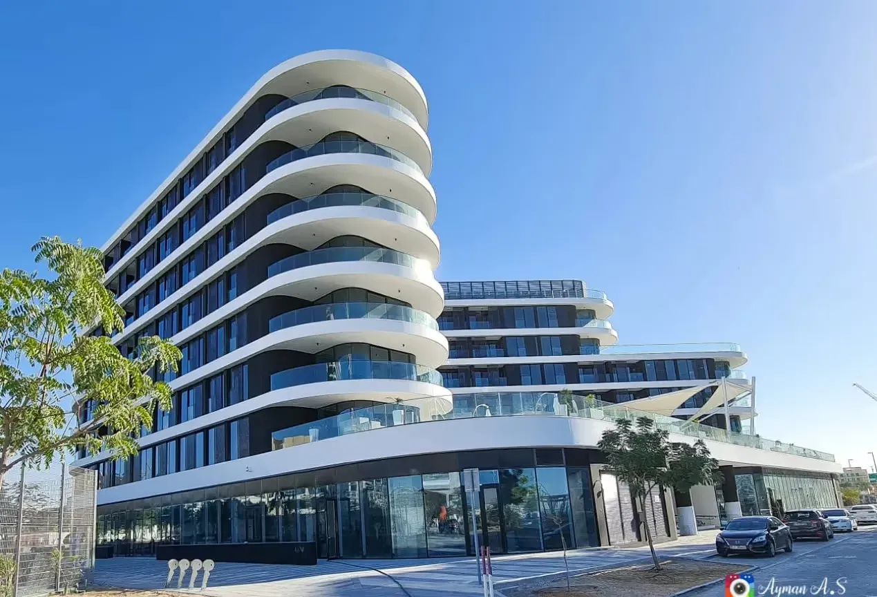 Olive Building: project gallery image 3